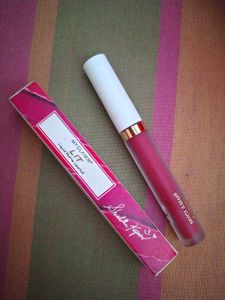 ..MyGlamm LIT Liquid Velvet Matte Lipstick..
