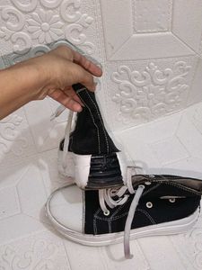 Black High-Top Canvas Sneakers