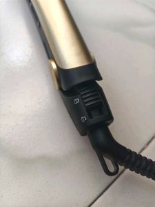 Geepas Ceramic Hair Straightener
