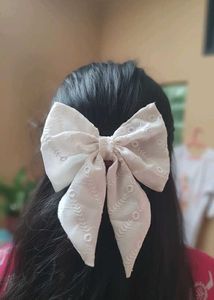 white chikankari hair bow clip