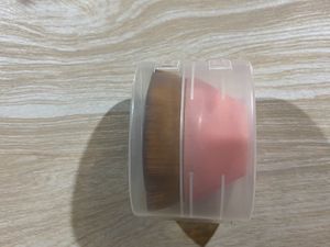 Foundation Brush with Cap