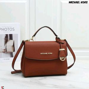 MICHAEL KORS* *AVA MEDIUM CROSSBODY BAG*