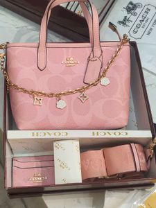 Coach Pink Gift Set with Charm &amp; card holder 🩷
