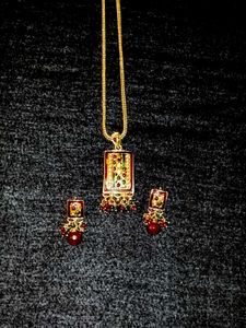 Elegant Gold Plated Chain pendant & Earrings Set