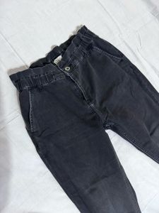 Chic High-Waisted Black Denim Jeans