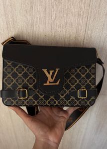 Stylish Black Crossbody Bag