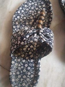 Floral Print Flip Flops ( price drop )