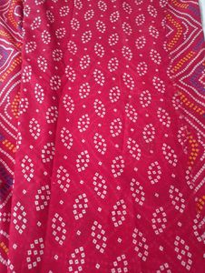 Elegant Red Bandhani Print Saree
