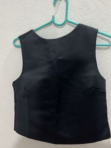 Sleek Black  backless Crop Top