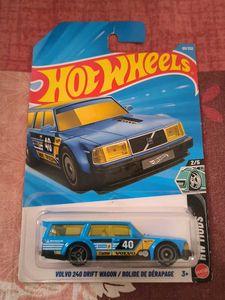 Hotwheels volvo 240 drift wagon