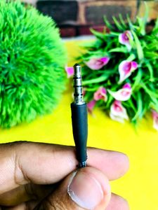 🎉 PRICE DROP 💸 (BRAND NEW) AKG Handsfree