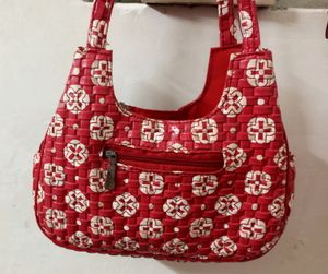 Cute 🥰 Red Colour Hand Bag For Females