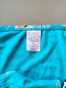 Bikini Set Size M Beachwear For Resort &amp; Travel🧳