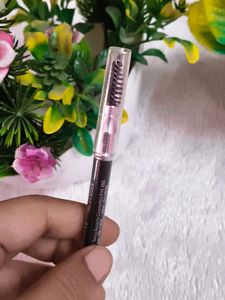 The Swiss Beauty Eyebrow Definer Pencil in Black i