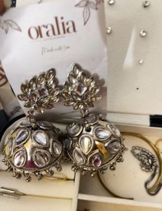 Oralia Jhumka