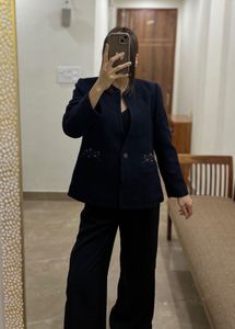 FOX LADY NAVY BLUE FLORALEMBROIDERED POCKET BLAZER