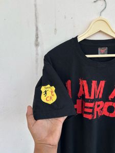 Black 'I AM A HERO' Graphic T-Shirt