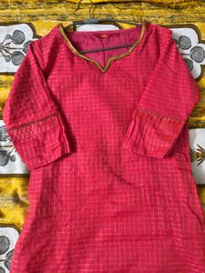 Elegant Red Rose Striped Kurta