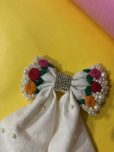 Elegant Pearl &amp; Floral Hair Bow