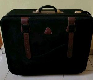Vintage style Large Black Retro Suitcase Trolley