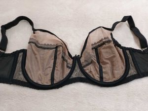 Elegant Black Lace Bra..34H