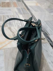 Elegant Green Crocodile Embossed Handbag