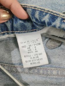 Light Wash Ripped Jeans