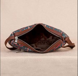 Zouk Shoulder Bag