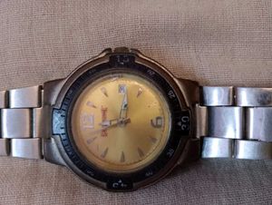 Stylish Gold Analog Watch