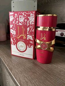 Lattafa Yara Candy🍓🍬✨️ 10ml sample