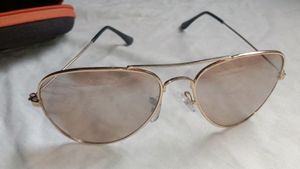 SUNGLASS