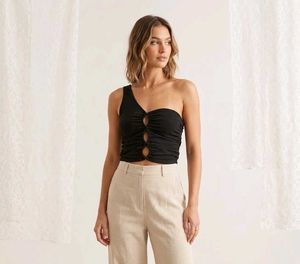 Chic One Shoulder Black Top