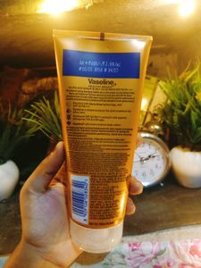 Vaseline Gluta Hya Sunscreen Combo