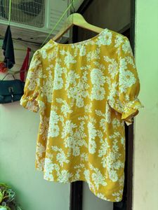 Chic Mustard Floral Top