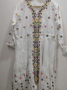 Embroidered White Cotton Kurta