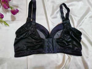 🇳🇿💫🎀Elegant Black Bra with Gold Embroidery