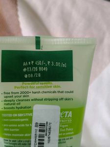 Simple Refreshing Facial Wash