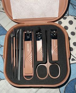 Manicure Kit -pocket size with leather handle