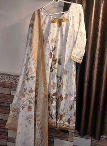 Floral Print Kurta With Dupatta Set