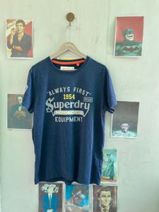Superdry Tee. (T548)