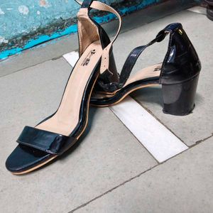 Chic Black Block Heel Sandals