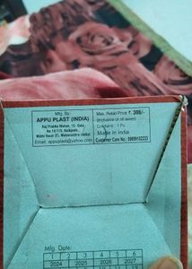 Retro Two-Tiered Lunch Box
