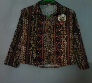🎀 Print Button-Up crop shirt 🎀