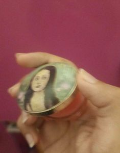 vintage monalisa lip balm