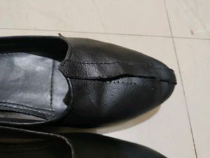 Classic Black Genuine leather Mojadis