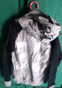 Sweatshirt For Boy- 7-8 Years