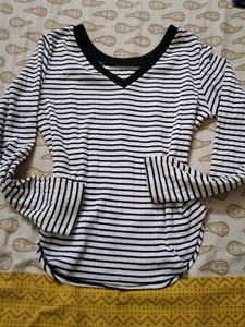 New Woolen Tshirt Black And White Striped