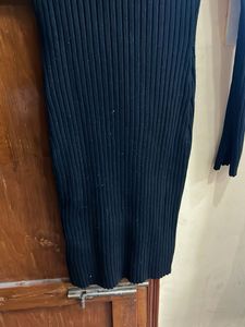 Chic Black Ribbed Midi Dress