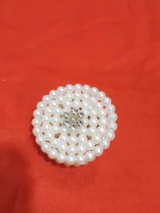 Beautiful Pearl Look White Hair Clutcher