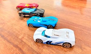Set of 4 cars